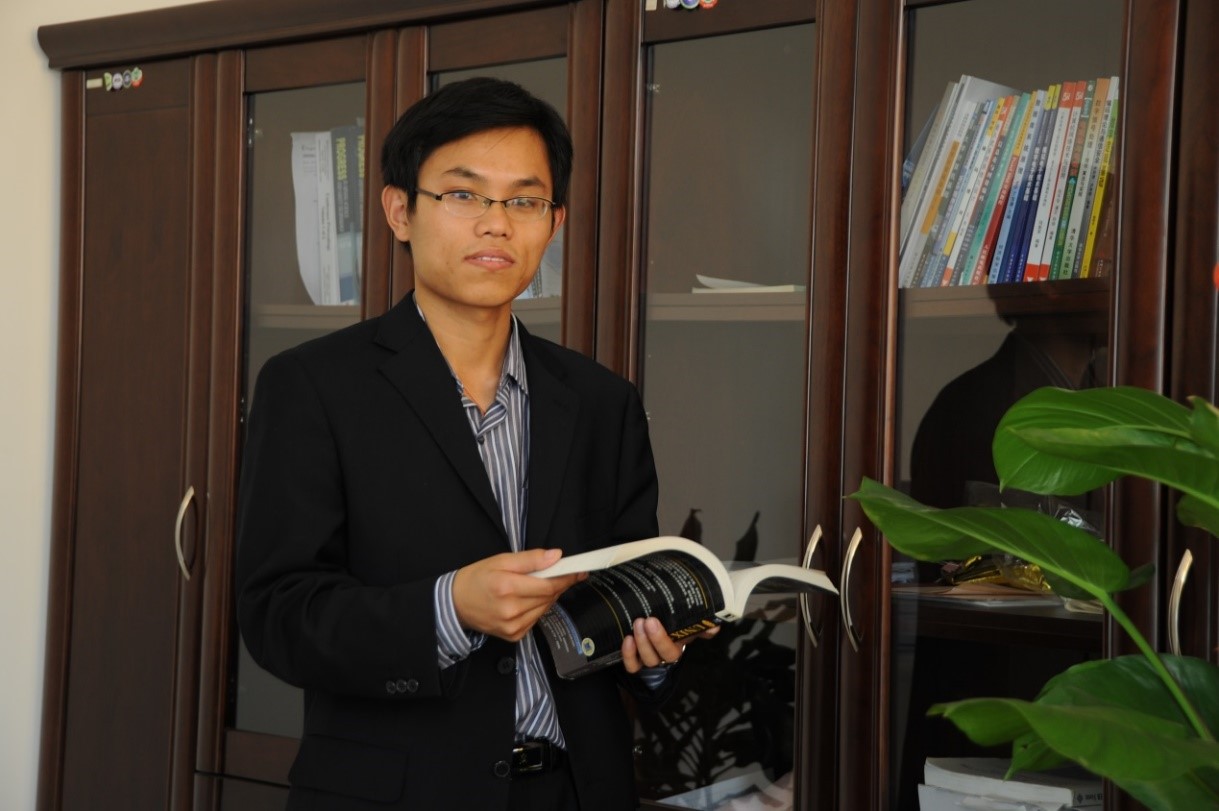 王志衡.jpg 王志衡.jpg