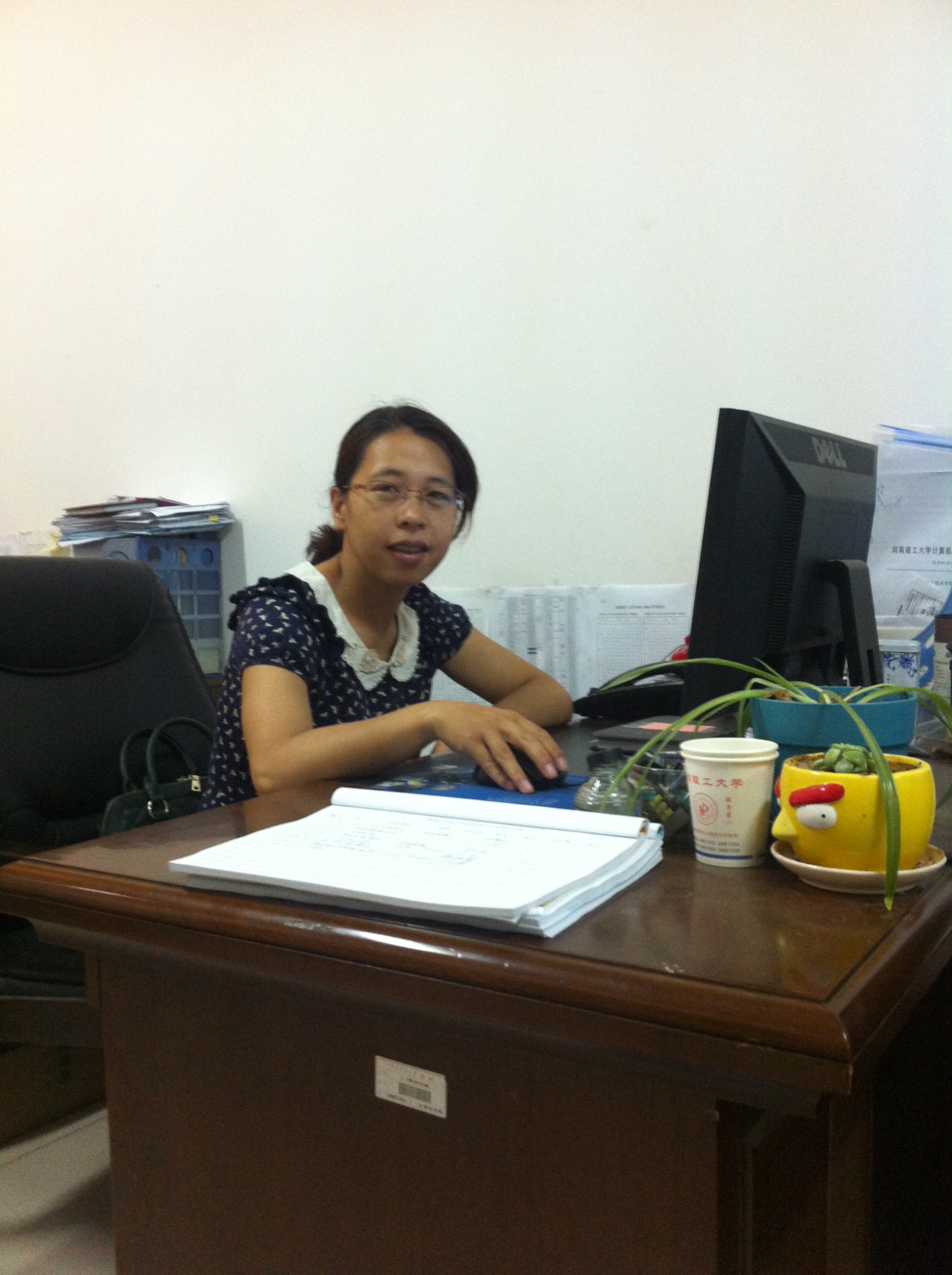 杨莹丽.JPG 杨莹丽.JPG