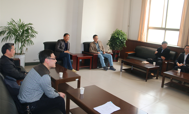 培养方案座谈.jpg 培养方案座谈.jpg