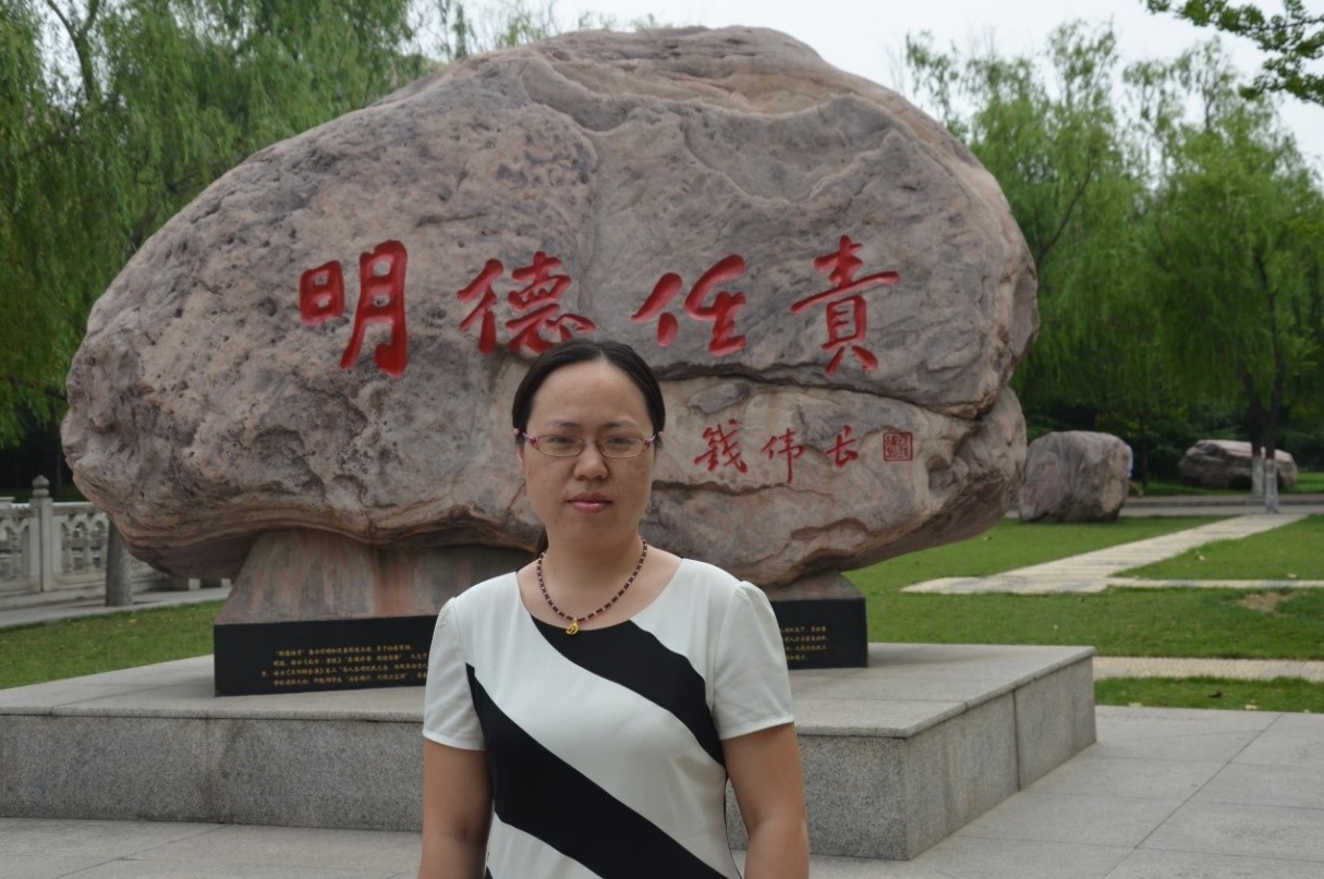 刘洁.jpg 刘洁.jpg